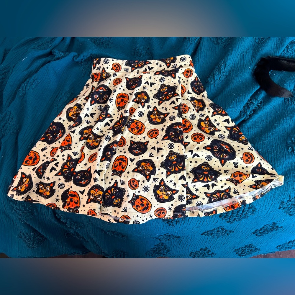 Vintage Halloween print flair skirt